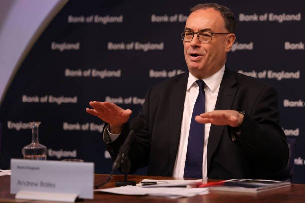 Andrew Bailey of the Bank of England states that the risk of inflation is decreasing.