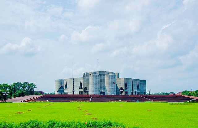 Foreign Visitors Targeted in Bangladesh Amid Political Turmoil Following Sheikh Hasina’s Ouster