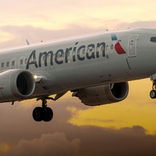 American Airlines Flight Struck by Lightning Over UK Forces Emergency Return to London