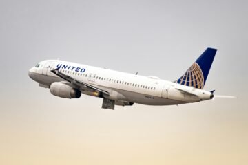 United Airlines Flight Diverts Safely to Ireland After Crew Reports Engine Vibrations