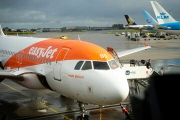 Apollo Launches £5.7 Billion Bid for easyJet as Takeover Battle Intensifies
