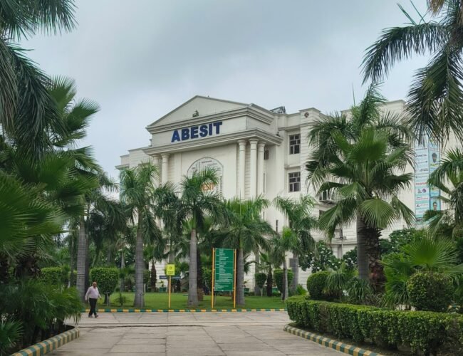 UGC Pushes Universities to Fully Integrate SWAYAM Courses into July 2026 Semester